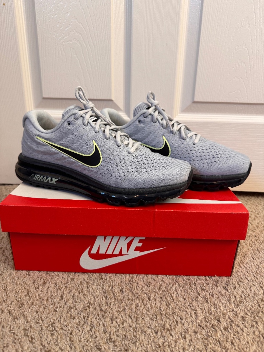 Nike Air Max 2017 Wolf Grey Black 849559-012 Mens 8.5 / Womens 10